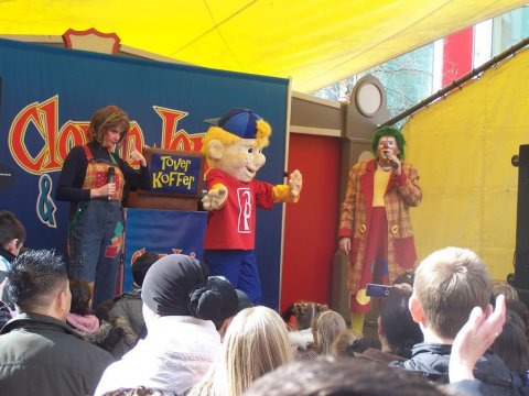 Clown Huren In Den Haag? Bel 0186-602140