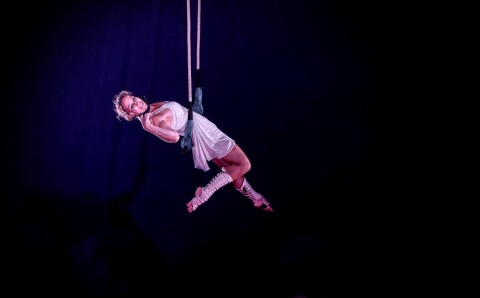 La Bella Donna trapeze act
